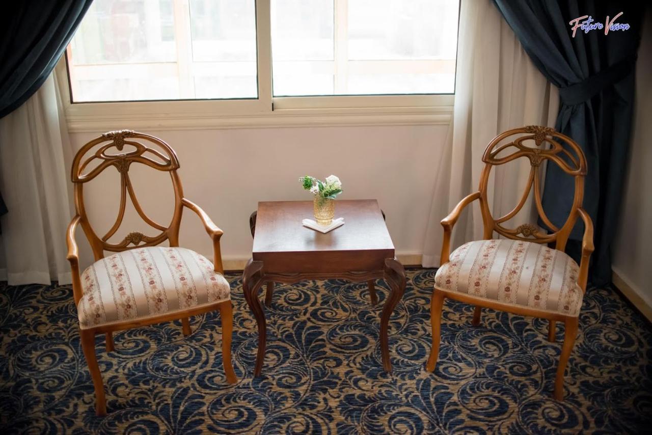 Rehana Plaza Hotel Kair Zewnętrze zdjęcie A pair of armchairs